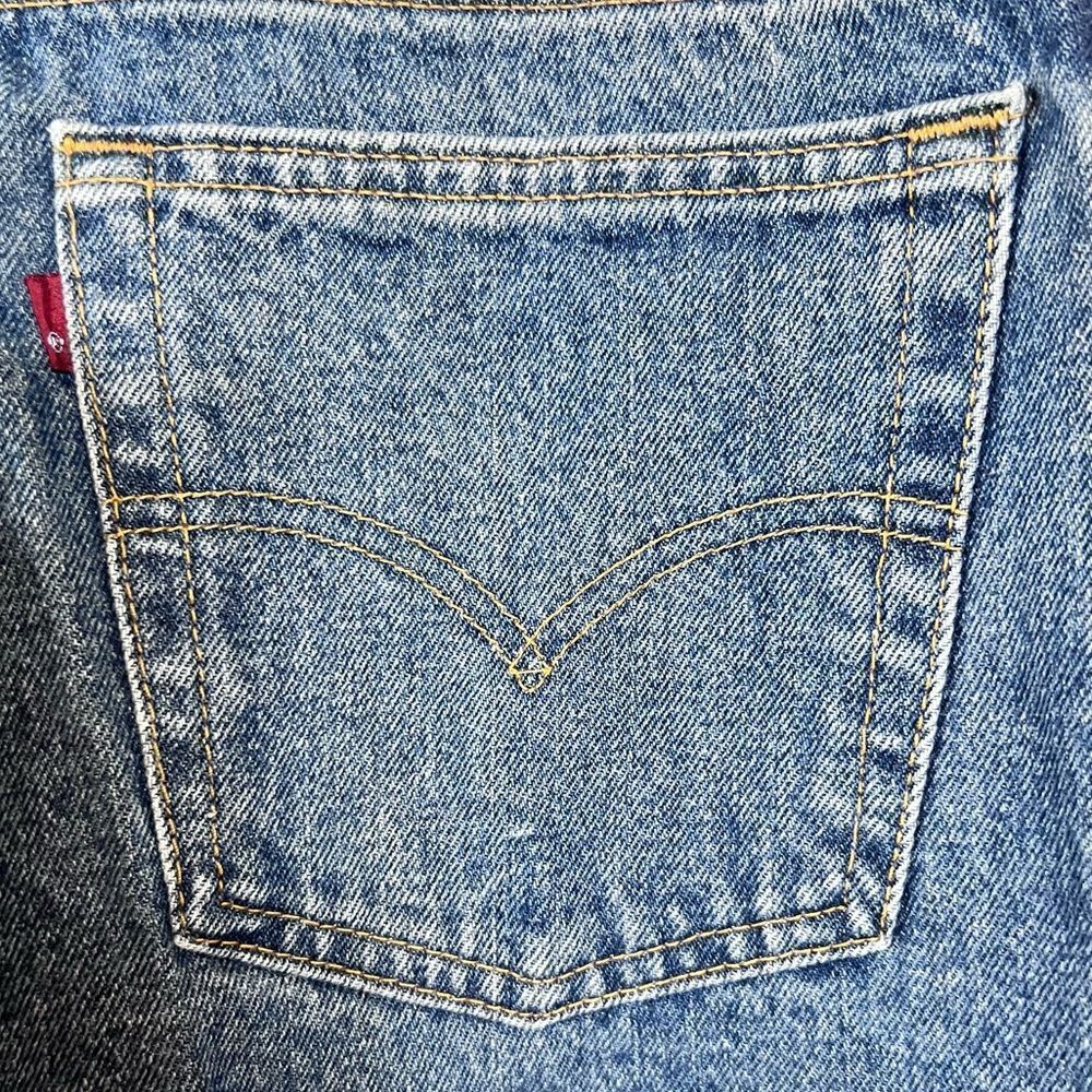 Vintage 90s Levi's 550 Relaxed Fit Taper Leg Jeans - Picture 13 of 16